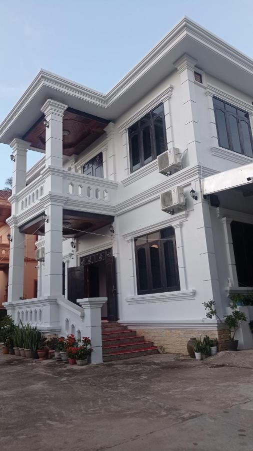 Inthavong Hotel/Guest House Vang Vieng Esterno foto