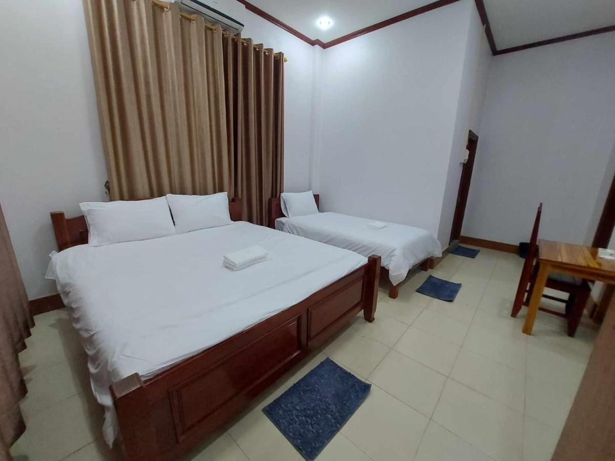 Inthavong Hotel/Guest House Vang Vieng Esterno foto