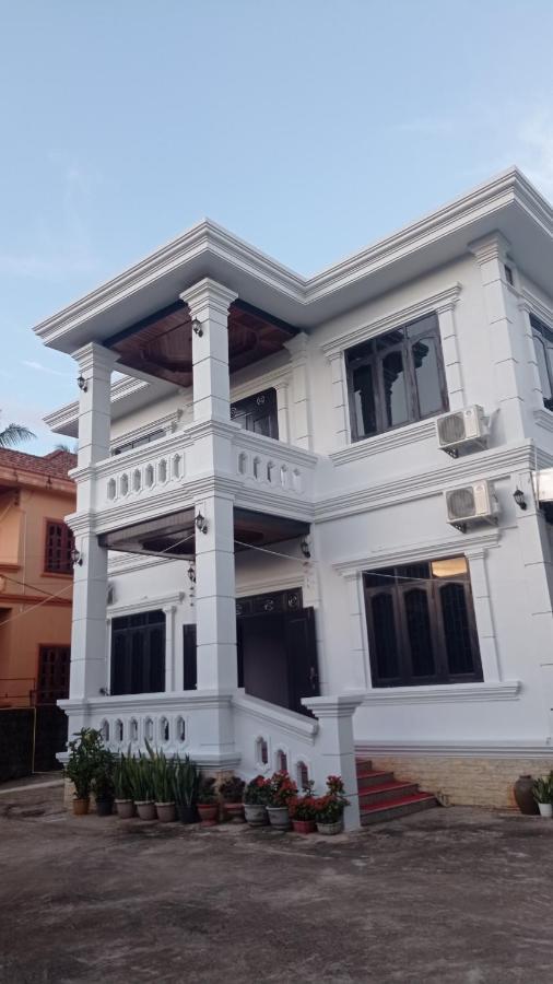 Inthavong Hotel/Guest House Vang Vieng Esterno foto