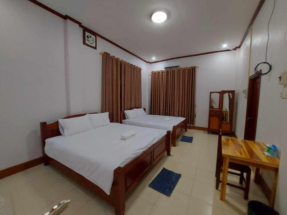 Inthavong Hotel/Guest House Vang Vieng Esterno foto