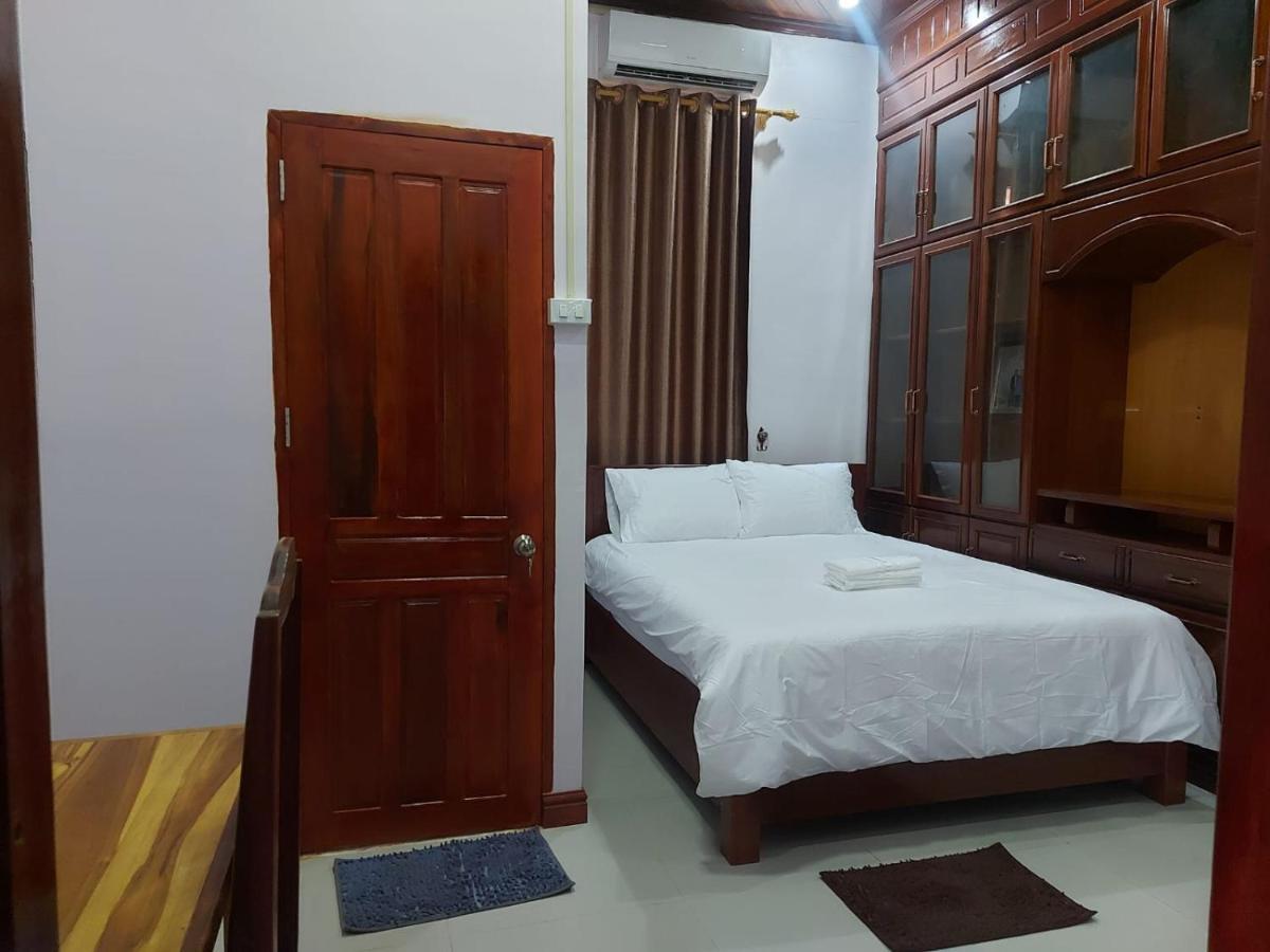 Inthavong Hotel/Guest House Vang Vieng Esterno foto